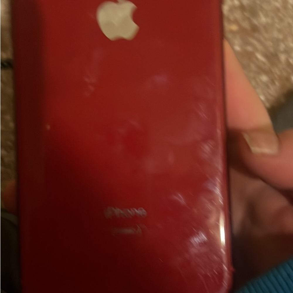 I phone XR Verizon it has a tiny crack and still works good